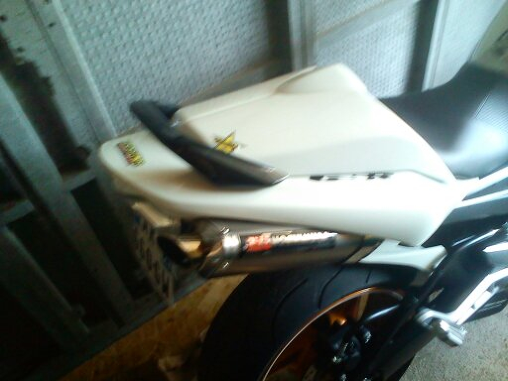 SUZUKI GSR 600  2010 photo 3