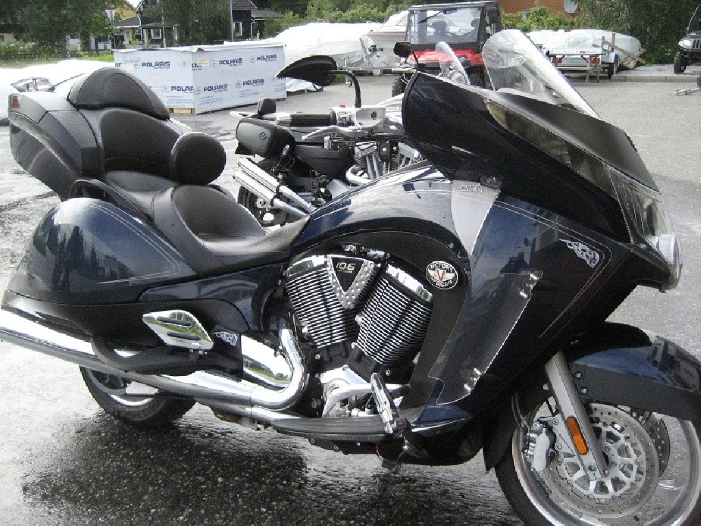 VICTORY Vision Tour  2010 photo 3