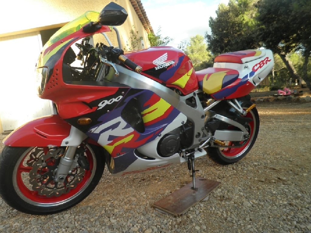 HONDA CBR 900  1996 photo 3
