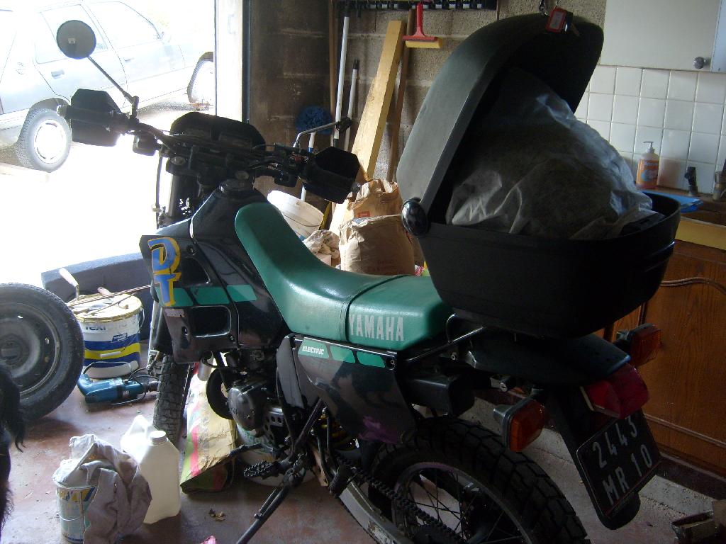 YAMAHA DT 125  1990 photo 3