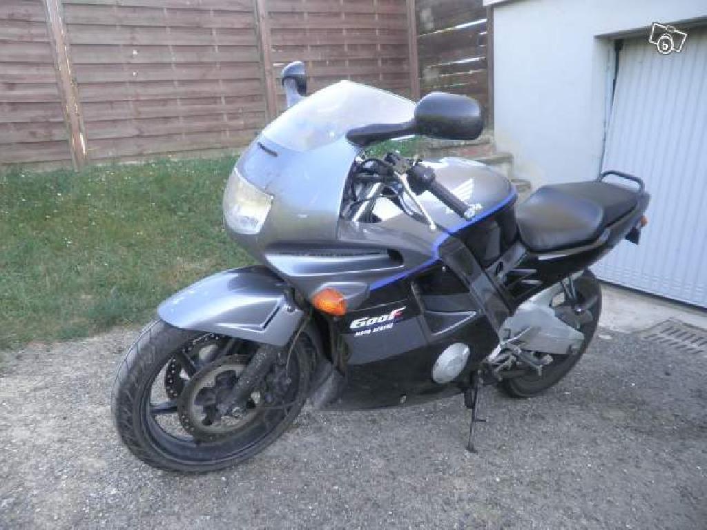 HONDA CBR 600 F  1992 photo 3