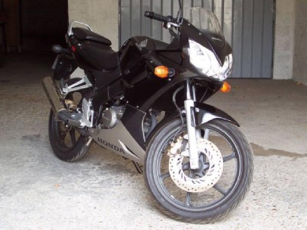 HONDA CBR 125  2004 photo 2