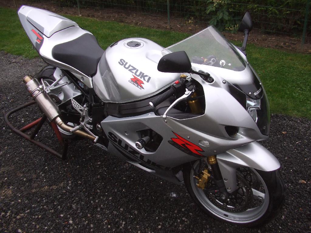 SUZUKI GSX-R 1000  2004 photo 2