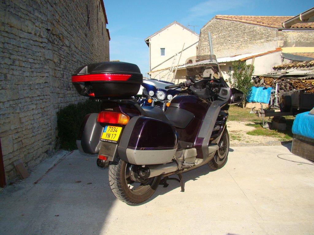 HONDA ST Pan-European 1100  1995 photo 2