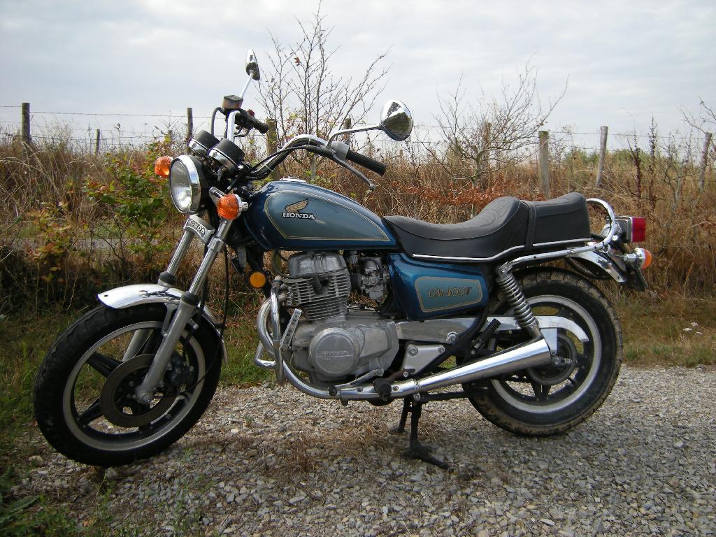 moto honda 400 cm3