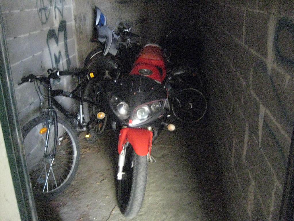 PEUGEOT XR6  2004 photo 2