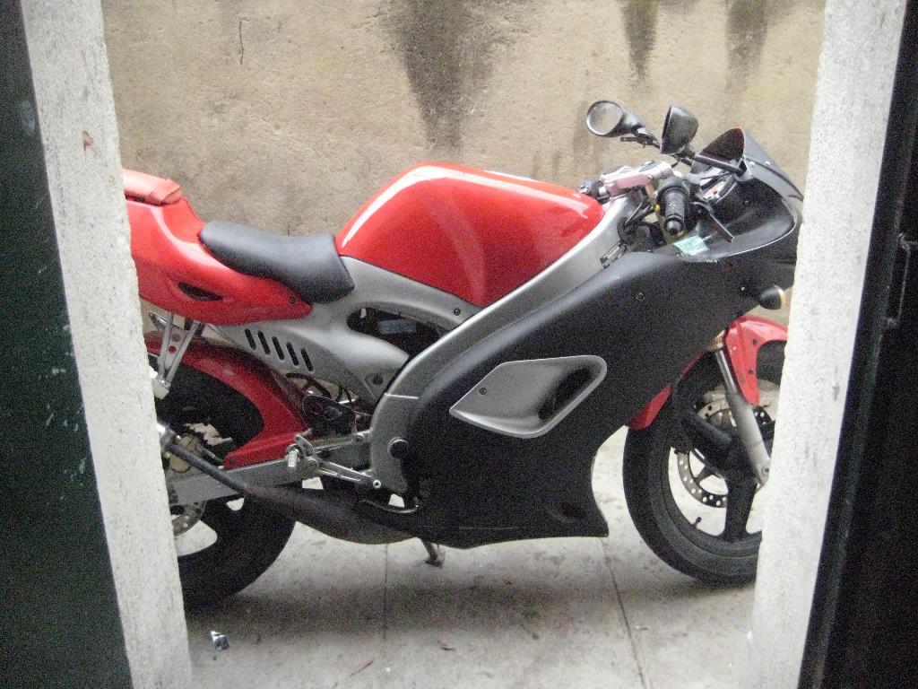 PEUGEOT XR6  2004 photo 3