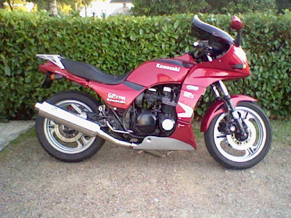 Moto KAWASAKI GPZ 750  occasion