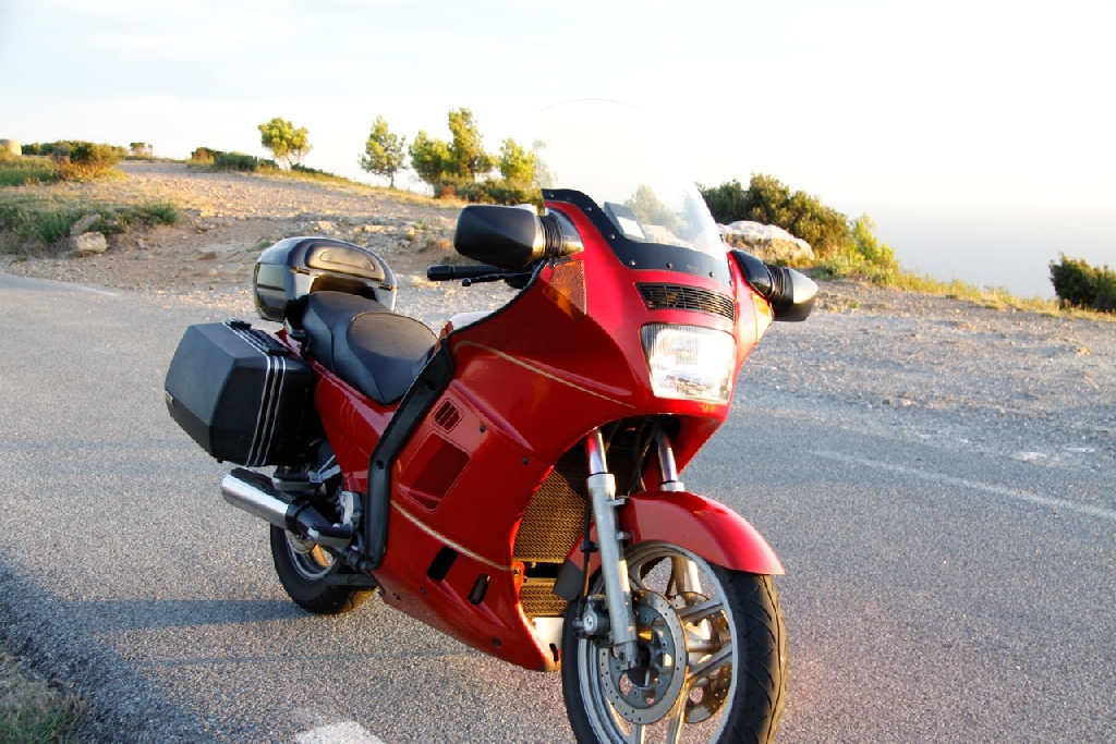 KAWASAKI GTR 1000  1988 photo 2