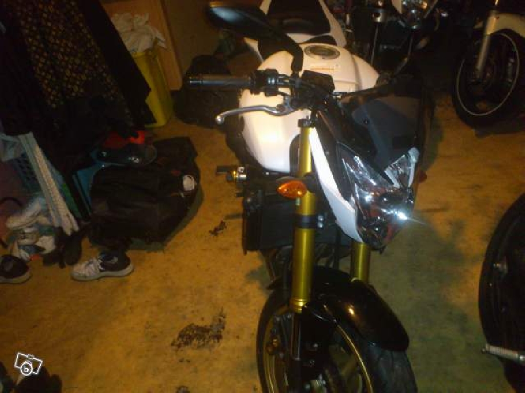 YAMAHA FZ8 N  2010 photo 2
