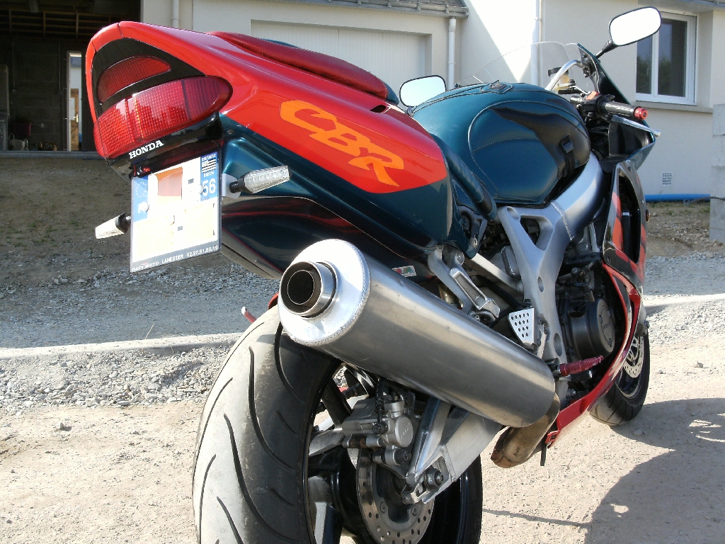 HONDA CBR 900 RR 1999 photo 2