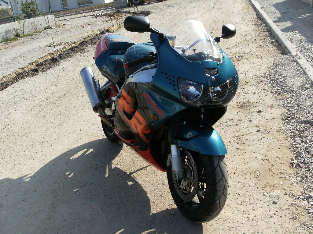 HONDA CBR 900 RR 1999 photo 3