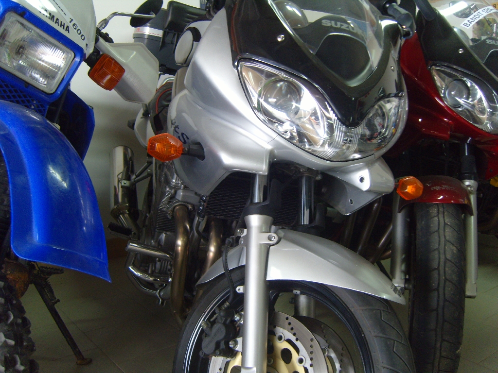 SUZUKI GSF Bandit 600 S  2004 photo 2