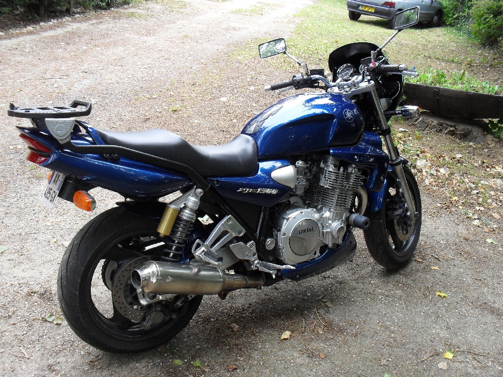 YAMAHA XJR 1300  2000 photo 3
