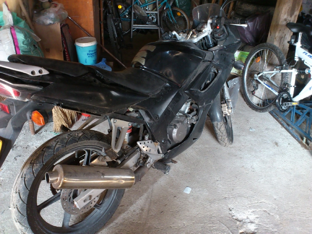 HONDA CBR 125  2004 photo 2