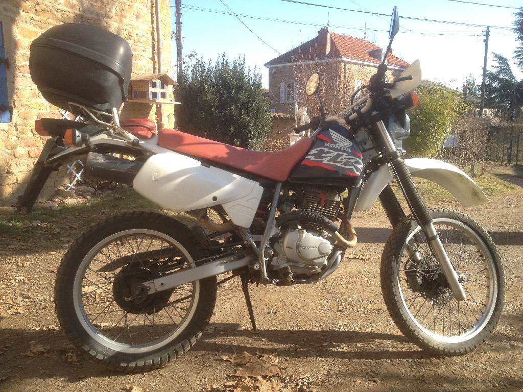 Moto HONDA XLR 125  occasion