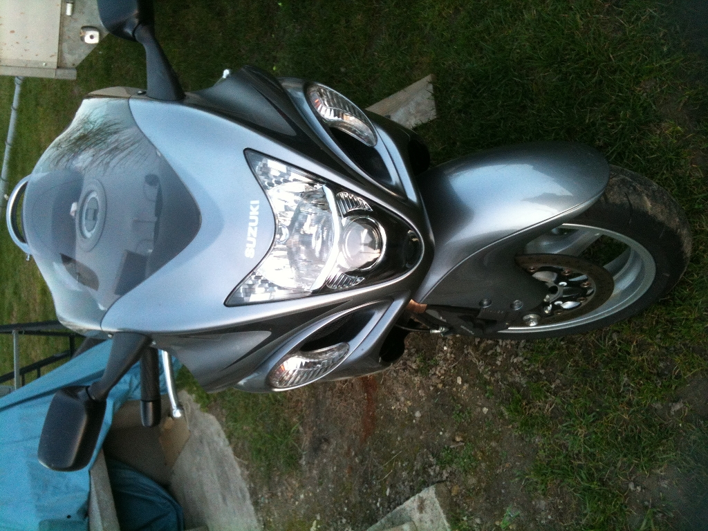 SUZUKI GSX-R 1300 Hayabusa  2010 photo 2