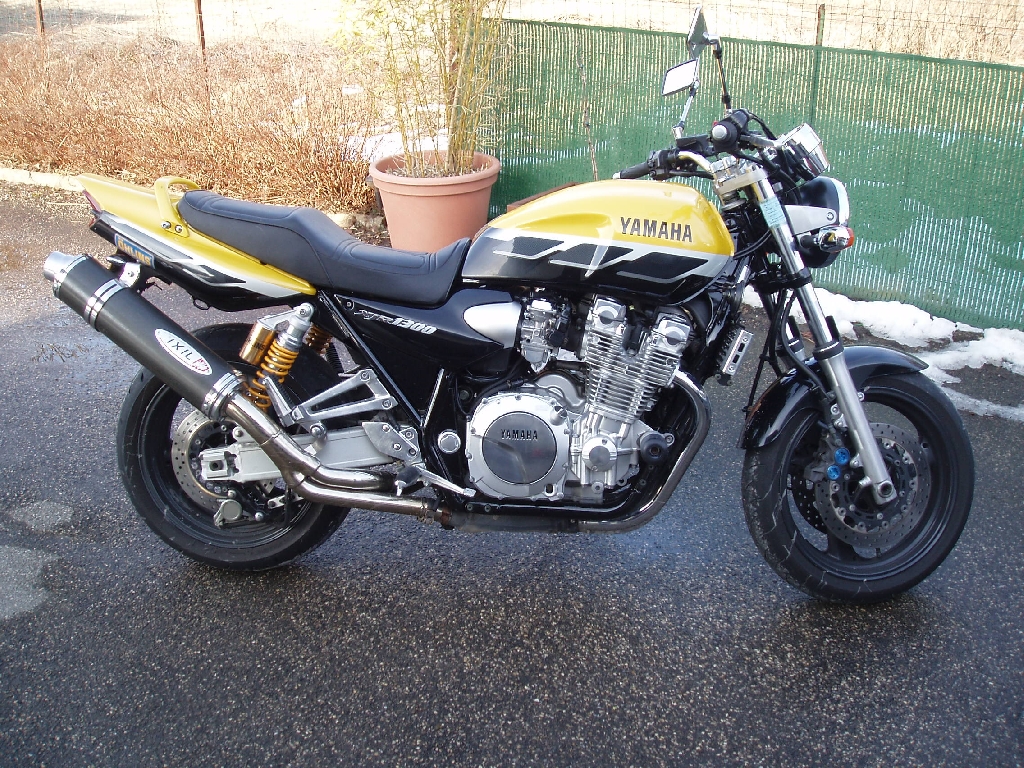 Moto YAMAHA XJR 1300  occasion