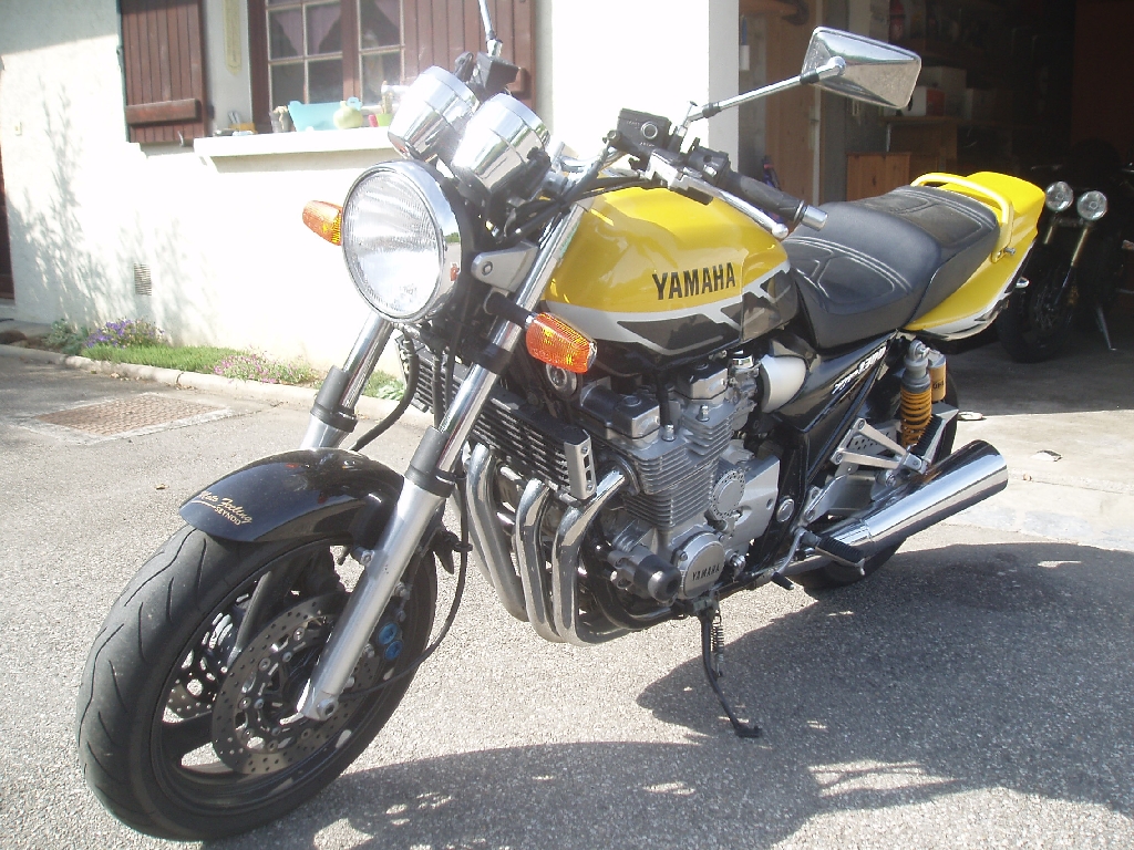 YAMAHA XJR 1300  2001 photo 2