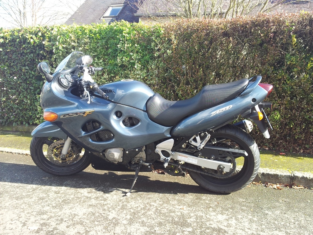 Moto SUZUKI GSX 750 F  occasion