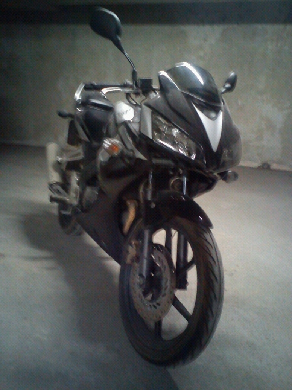 HONDA CBR 125  2009 photo 3