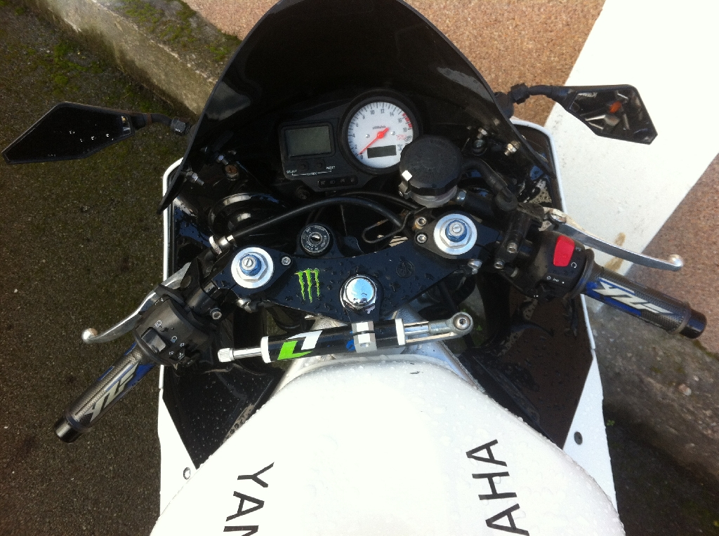YAMAHA YZF-R6  2000 photo 3