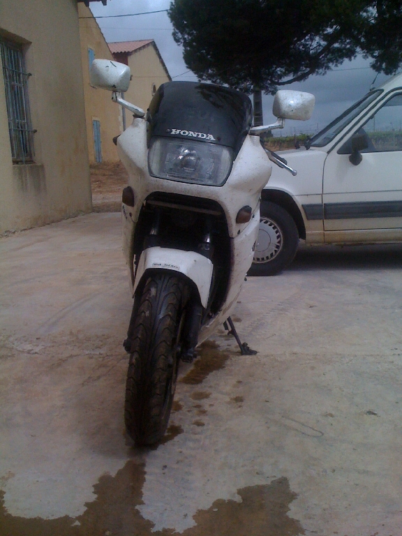 HONDA VFR 750  1988 photo 3