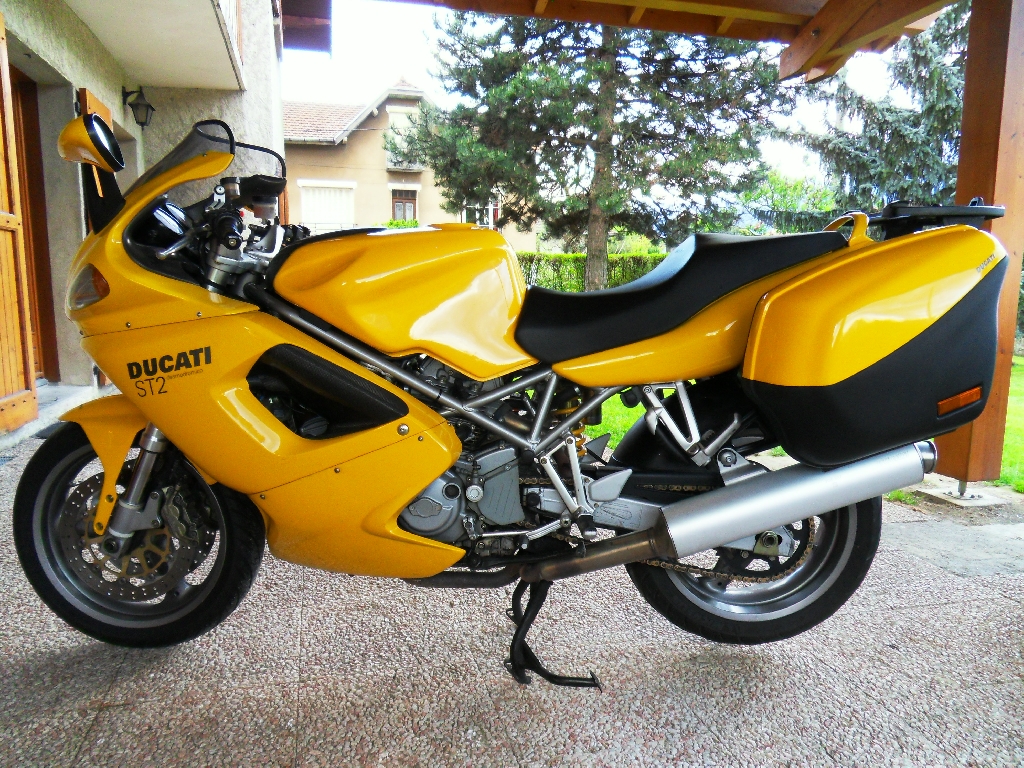 Moto DUCATI ST2  occasion