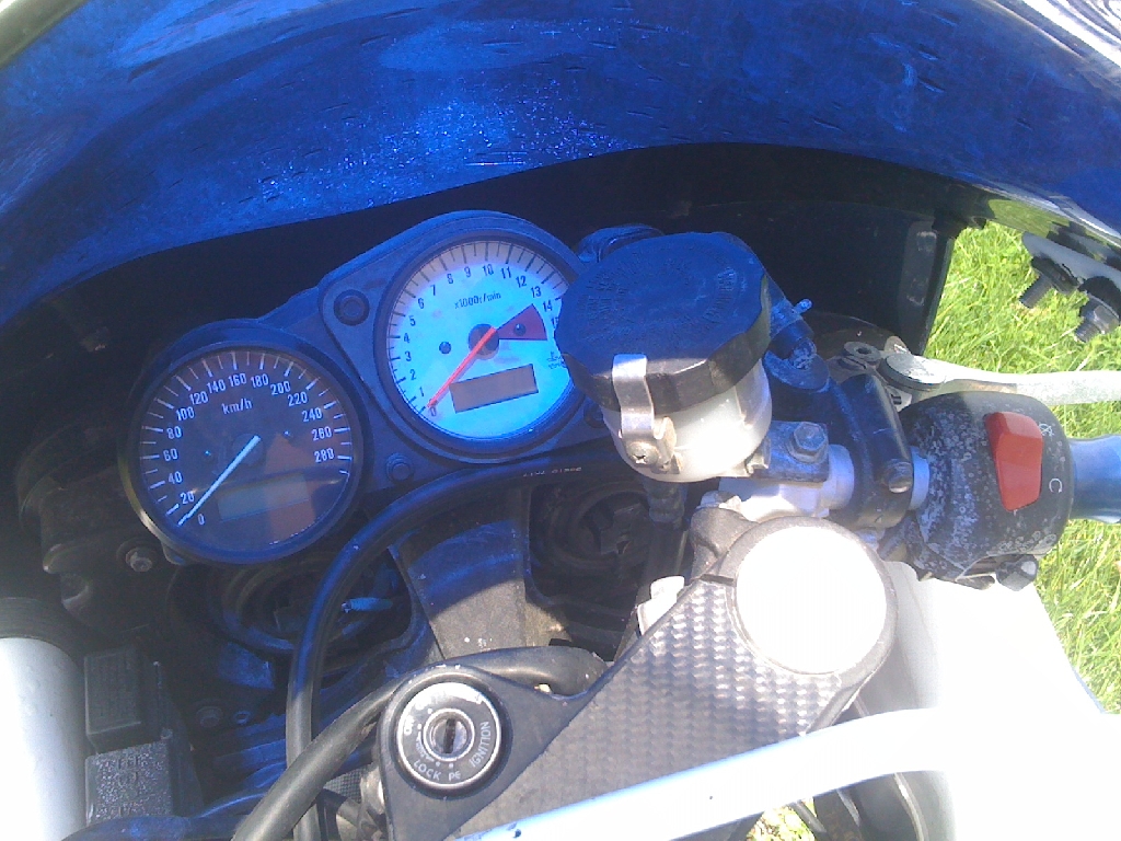 SUZUKI GSX-R 600  2001 photo 2