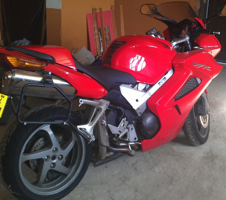 HONDA VFR 800  V-TEC 2005 photo 2