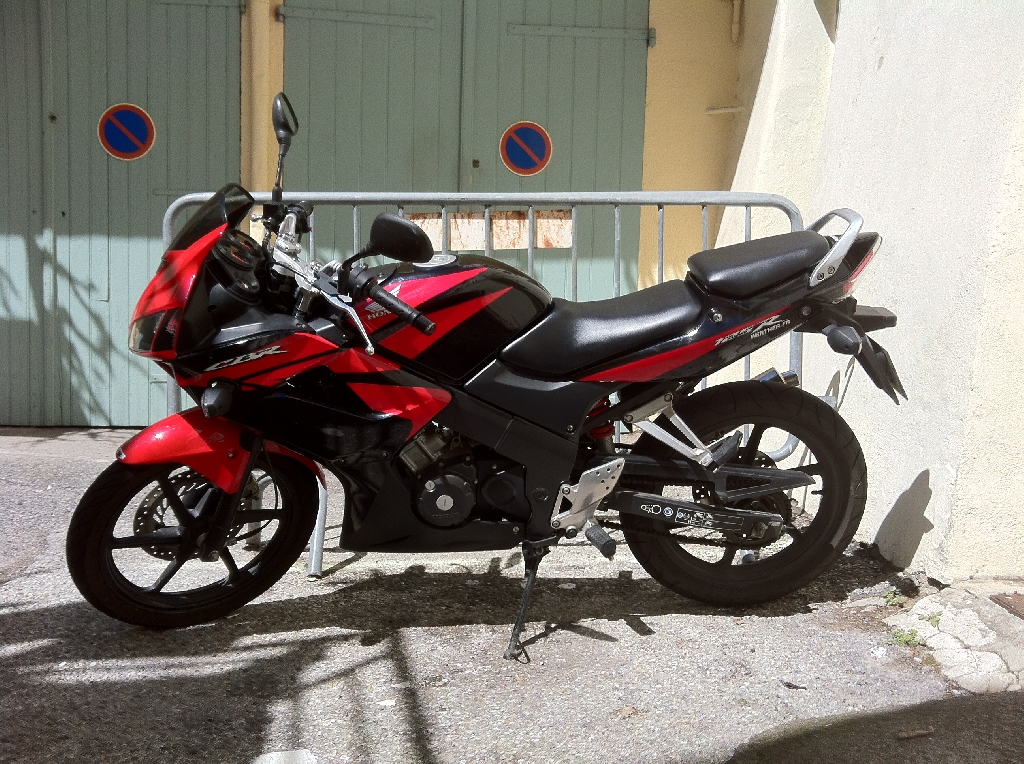 Moto HONDA CBR 125  occasion