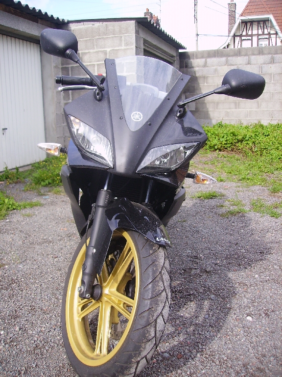 YAMAHA YZF-R125  2010 photo 3