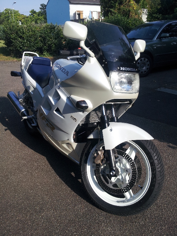 HONDA VFR 750  1990 photo 2