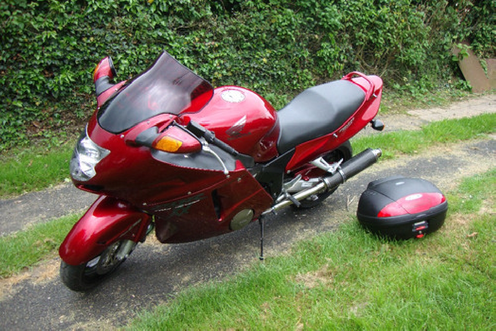 HONDA CBR 1100 XX  2000 photo 2