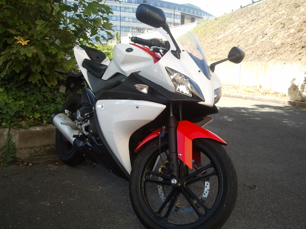 Moto YAMAHA YZF-R125  occasion