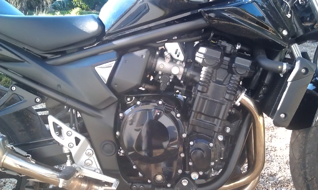 SUZUKI GSF Bandit 1250 N  2011 photo 3