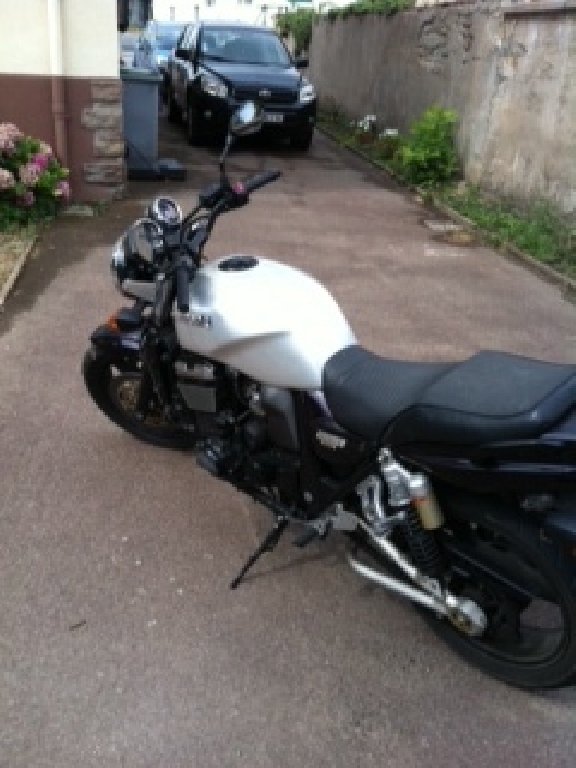 KAWASAKI ZRX 1100  1998 photo 3