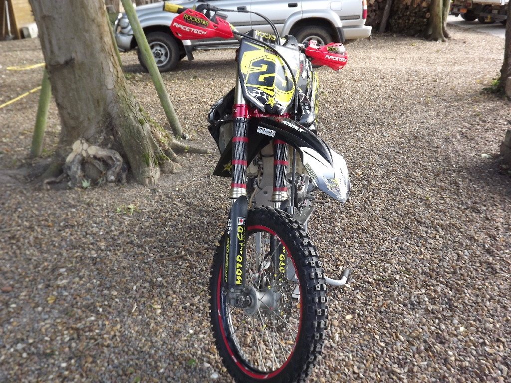 YAMAHA YZ 450 F  2010 photo 2