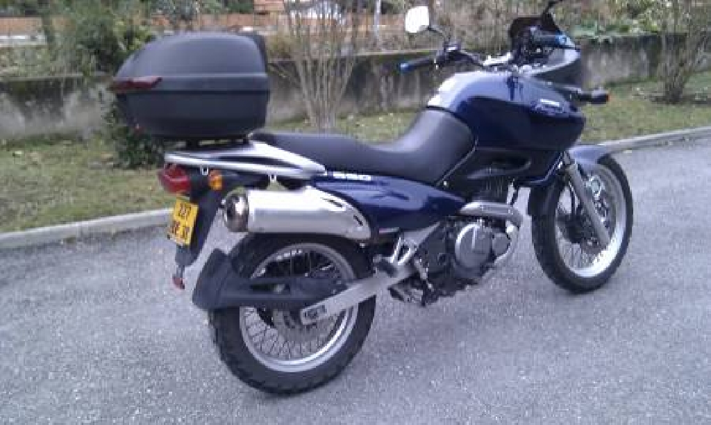 SUZUKI XF 650 Freewind  1999 photo 2