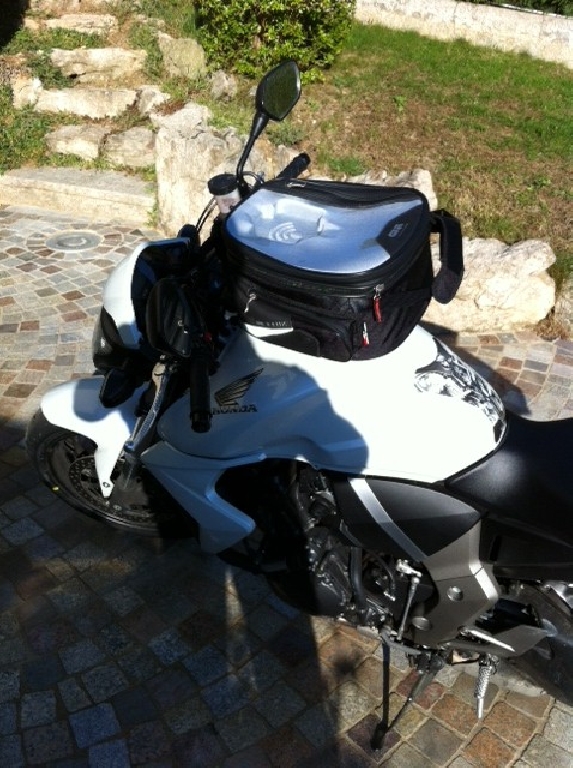 HONDA CB 1000 R  2010 photo 2