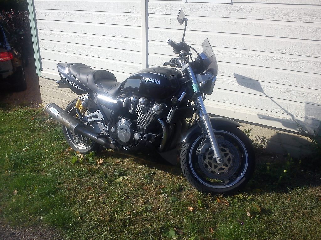 YAMAHA XJR 1200  1996 photo 2