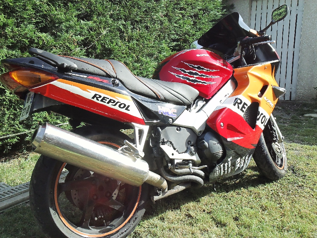 HONDA VFR 800  1998 photo 2
