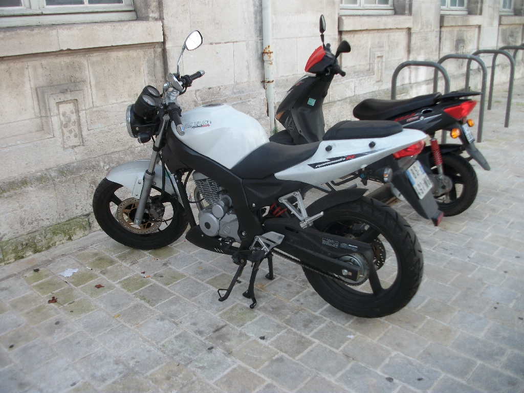 DAELIM Roadwin Fi 2011 photo 3