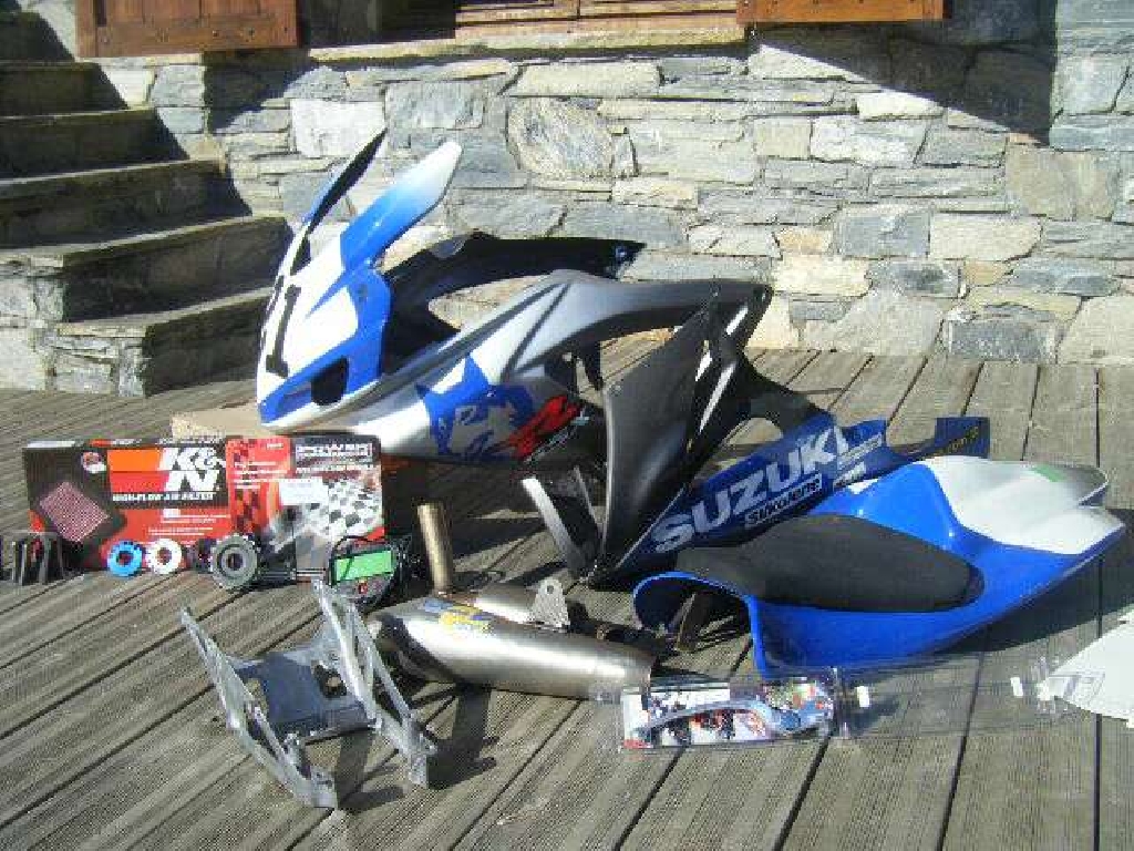 SUZUKI GSX-R 750  2006 photo 3