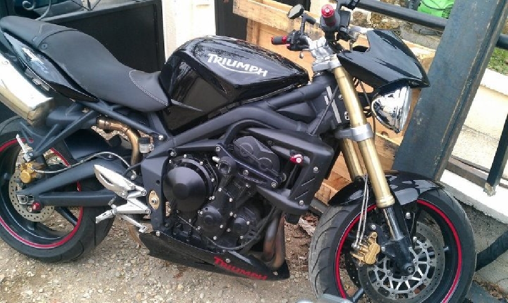 Moto TRIUMPH Street Triple 675  occasion