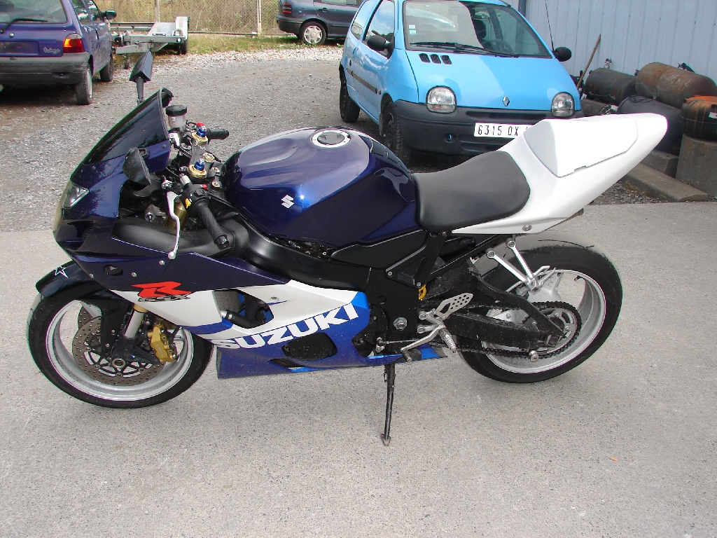 SUZUKI GSX-R 600  2004 photo 2