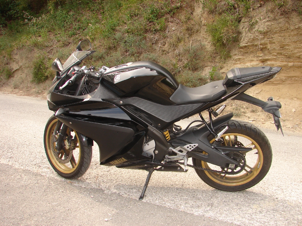 YAMAHA YZF-R125  2010 photo 3