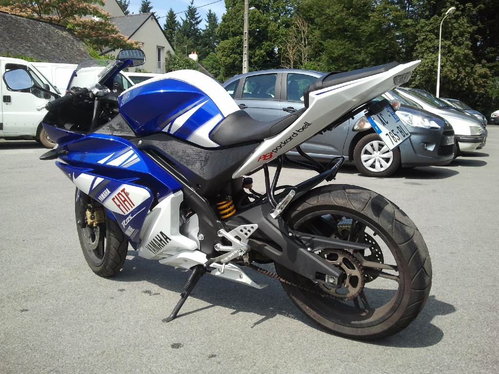YAMAHA YZF-R125 replica rossi 2009 photo 2