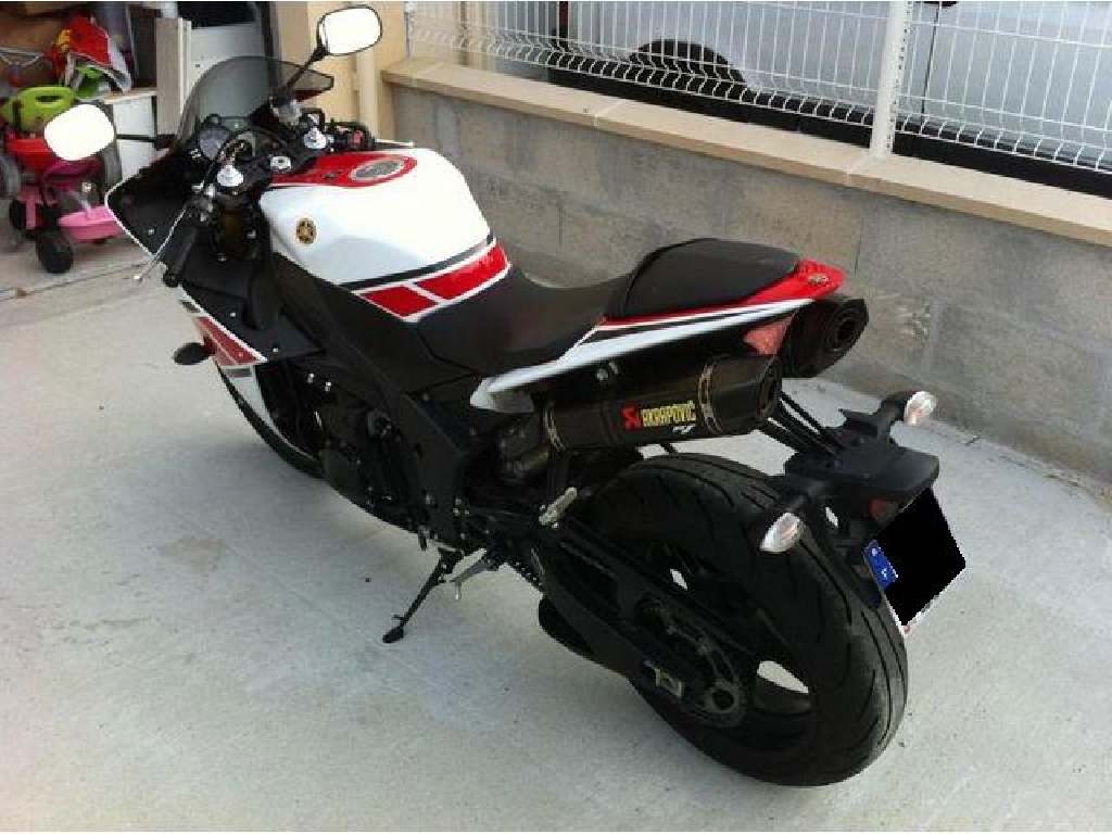 YAMAHA YZF-R1  2012 photo 2
