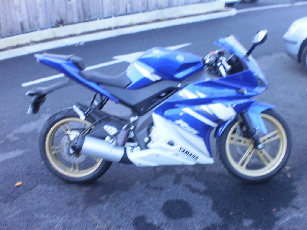 YAMAHA YZF-R125  2011 photo 2